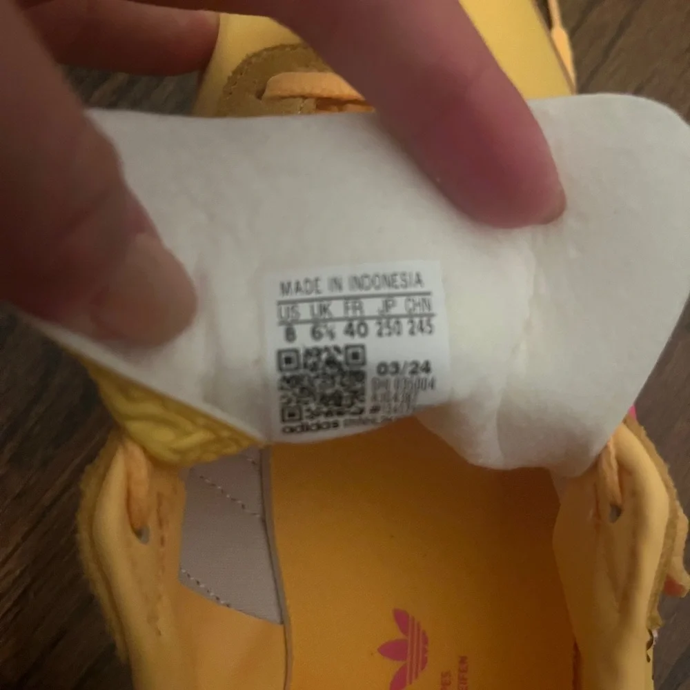 adidas Gazelle Bold Platform Sneaker in Yellow and Pink - Picture 4 of 4